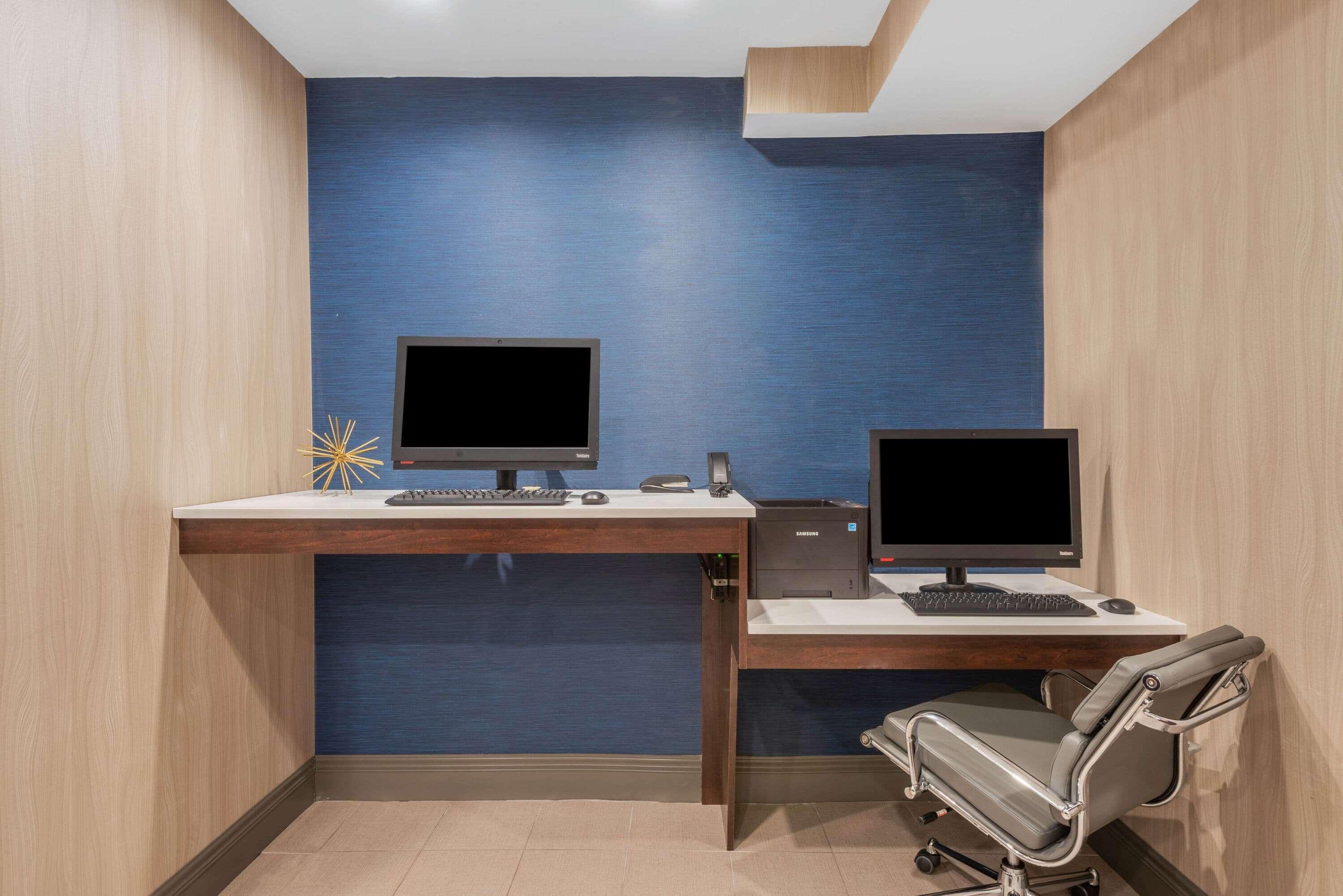 La Quinta By Wyndham Aberdeen-Apg Экстерьер фото
